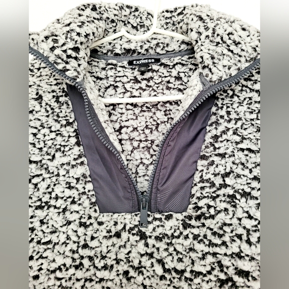 Express Women's Chunky Sherpa Pullover Sweater 3/4 Zip Gray Small Oversized - Picture 5 of 16